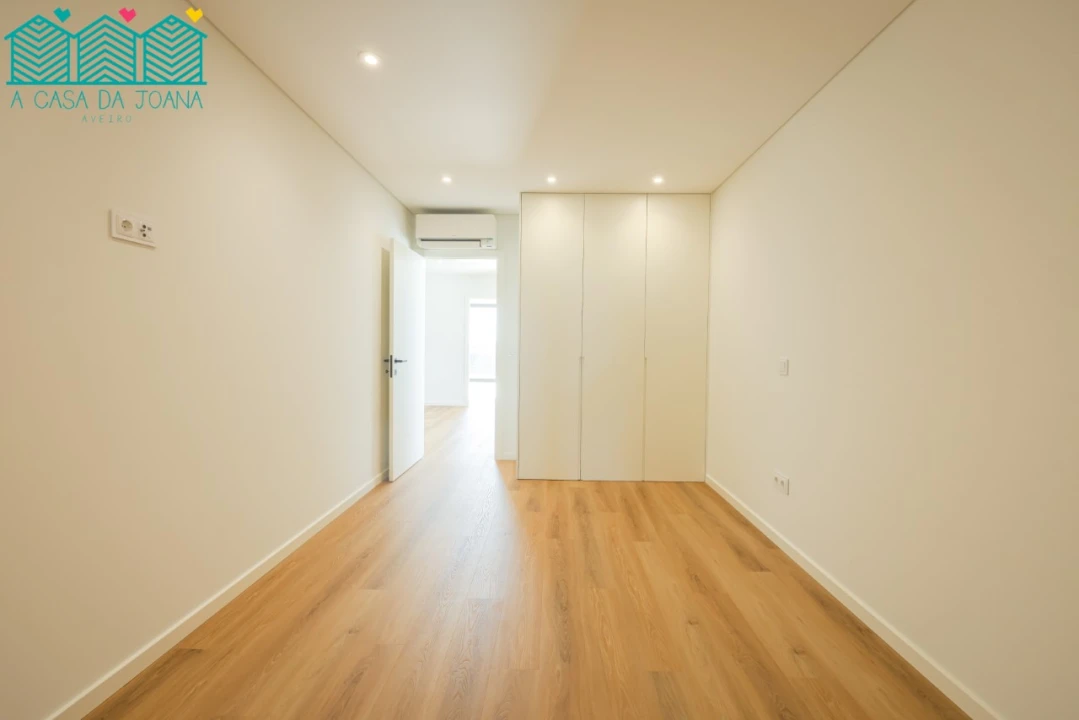 Moradia T4 para Venda em Aradas Foto 37