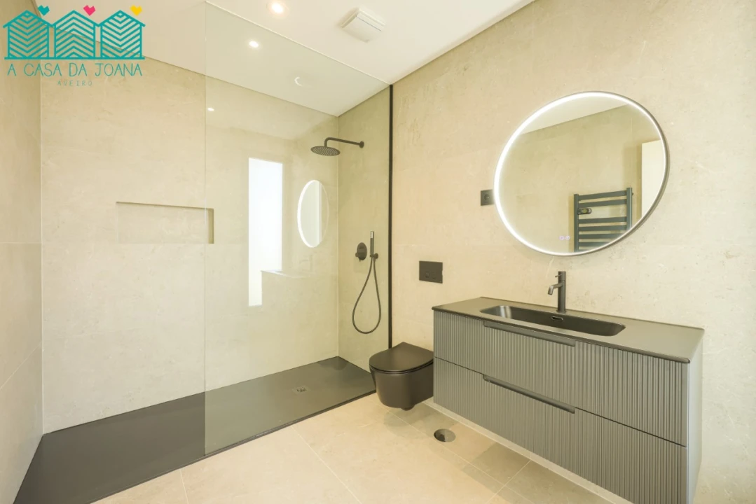 Moradia T4 para Venda em Aradas Foto 38