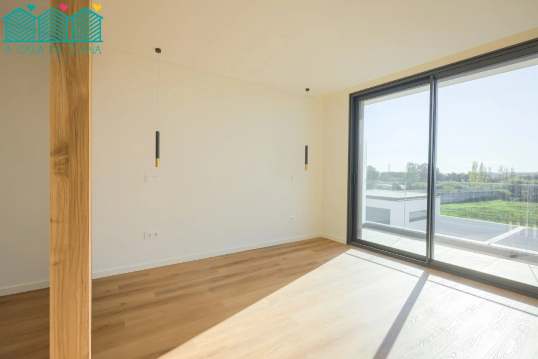 Moradia T4 para Venda em Aradas Foto 43