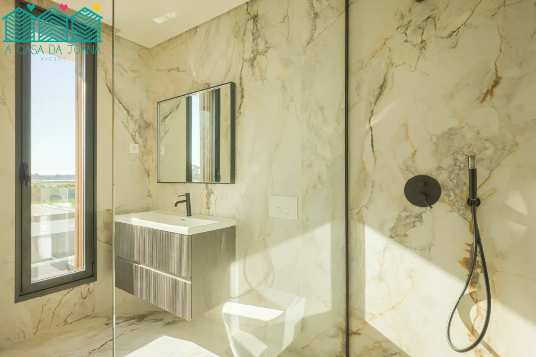 Moradia T4 para Venda em Aradas Foto 49