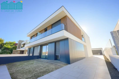 Moradia T4 para Venda em Aradas