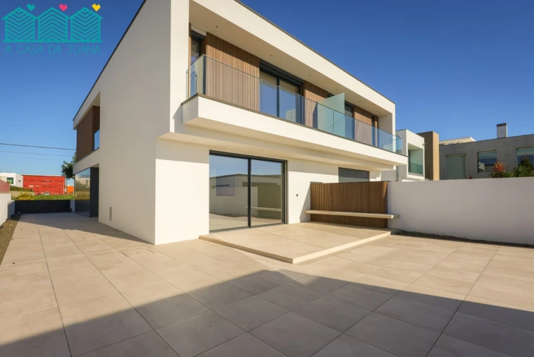 Moradia T4 para Venda em Aradas Foto 2