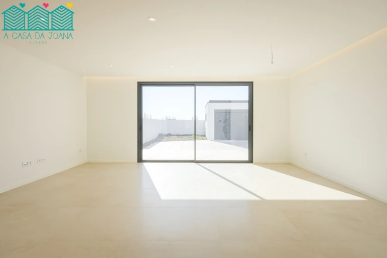 Moradia T4 para Venda em Aradas Foto 13