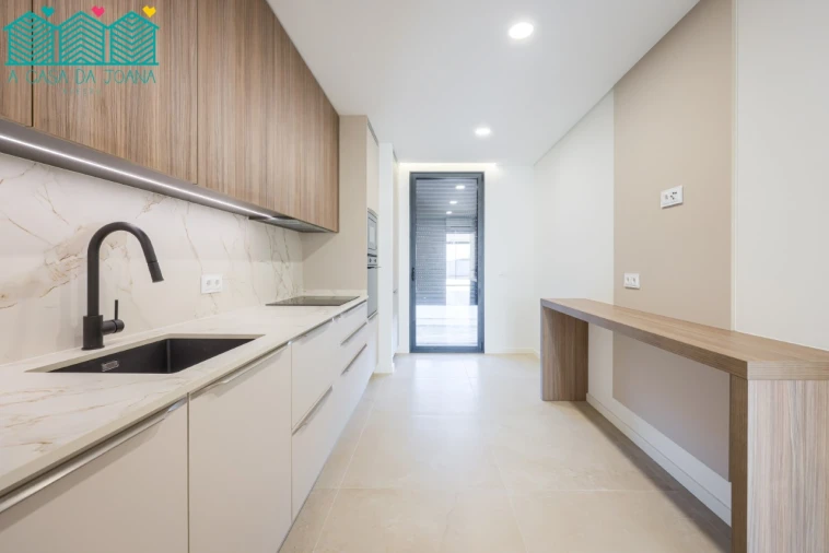 Moradia T4 para Venda em Aradas Foto 16