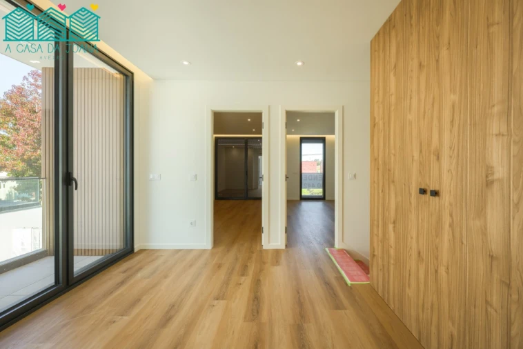 Moradia T4 para Venda em Aradas Foto 29