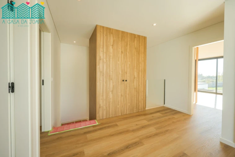 Moradia T4 para Venda em Aradas Foto 30