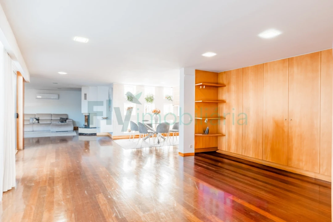 Moradia T3 para Venda em Fermentões Foto 3