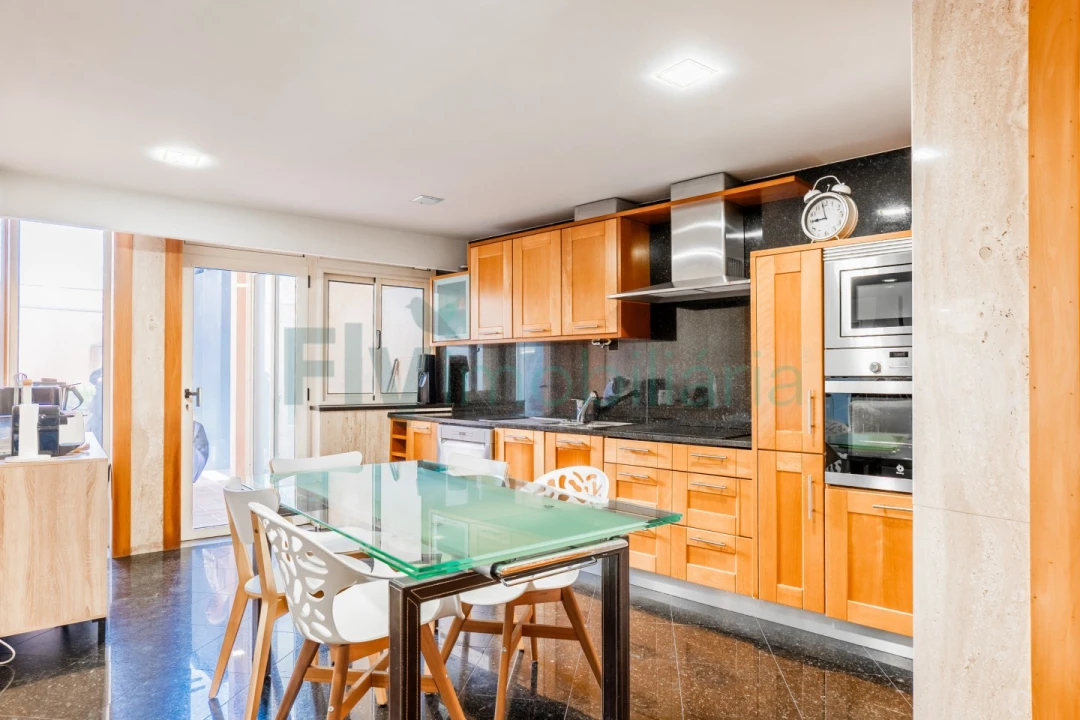 Moradia T3 para Venda em Fermentões Foto 10