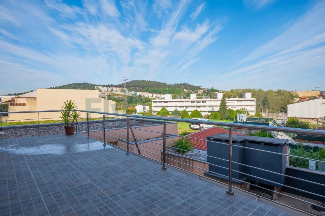 Moradia T3 para Venda em Fermentões Foto 40