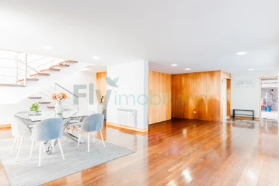 Moradia T3 para Venda em Fermentões