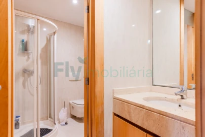 Moradia T3 para Venda em Fermentões