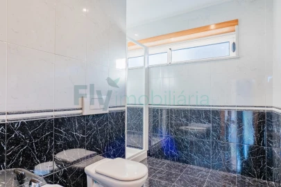 Moradia T3 para Venda em Fermentões