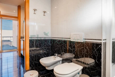 Moradia T3 para Venda em Fermentões