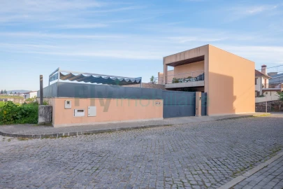 Moradia T3 para Venda em Fermentões