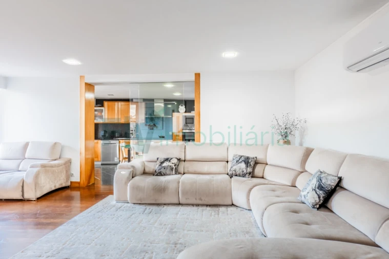 Moradia T3 para Venda em Fermentões Foto 9