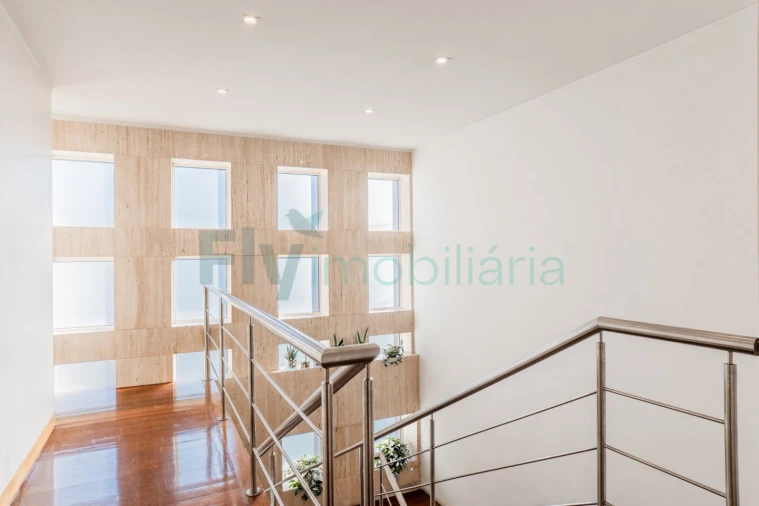 Moradia T3 para Venda em Fermentões Foto 15