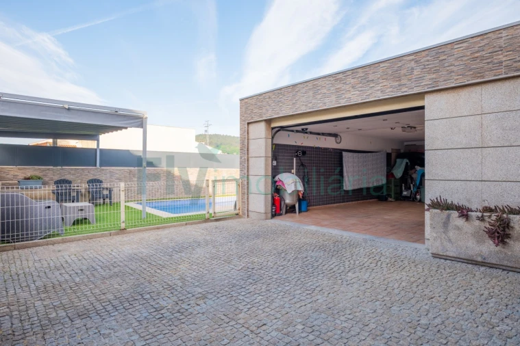 Moradia T3 para Venda em Fermentões Foto 45