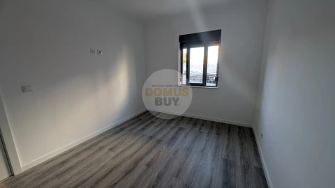 Moradia T3 para Venda em Baixa da Banheira e Vale da Amoreira