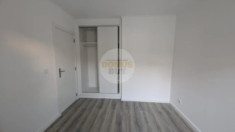 Moradia T3 para Venda em Baixa da Banheira e Vale da Amoreira