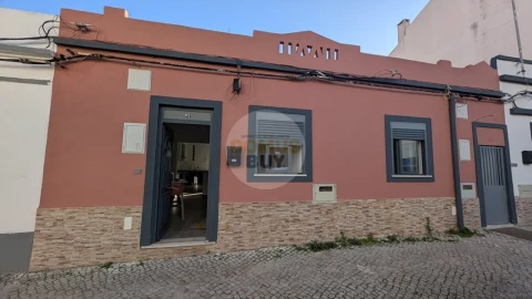 Moradia T3 para Venda em Baixa da Banheira e Vale da Amoreira