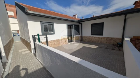 Moradia T3 para Venda em Baixa da Banheira e Vale da Amoreira