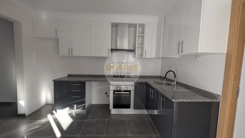 Moradia T3 para Venda em Baixa da Banheira e Vale da Amoreira