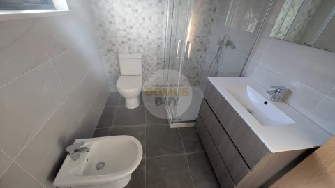 Moradia T3 para Venda em Baixa da Banheira e Vale da Amoreira