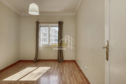Apartamento T2 para Venda em Alvalade