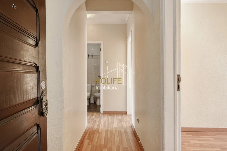 Apartamento T2 para Venda em Alvalade Foto 7