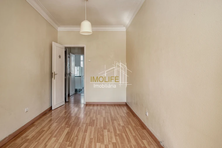 Apartamento T2 para Venda em Alvalade Foto 17