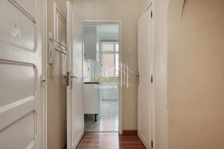 Apartamento T2 para Venda em Alvalade Foto 18