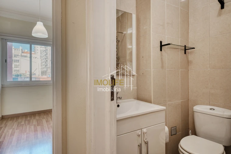 Apartamento T2 para Venda em Alvalade Foto 10