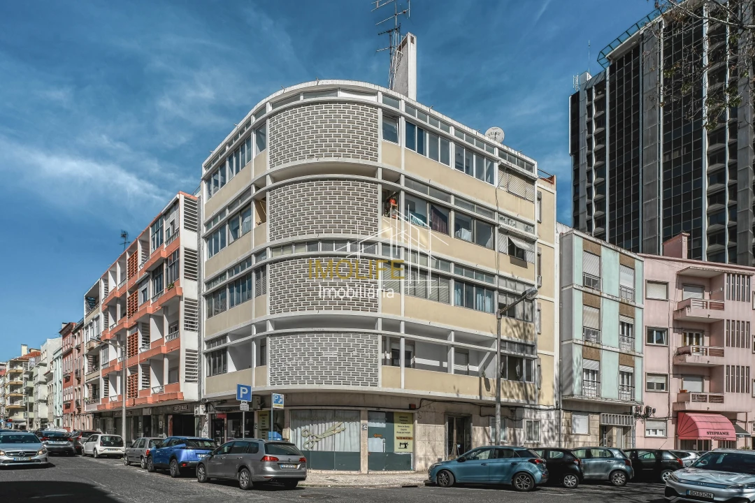 Apartamento T2 para Venda em Alvalade Foto 1