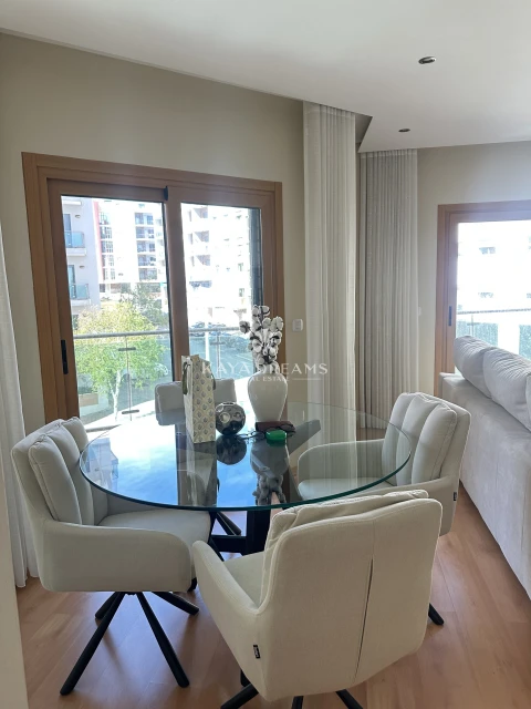 Apartamento T2 para Venda em Ramada e Caneças