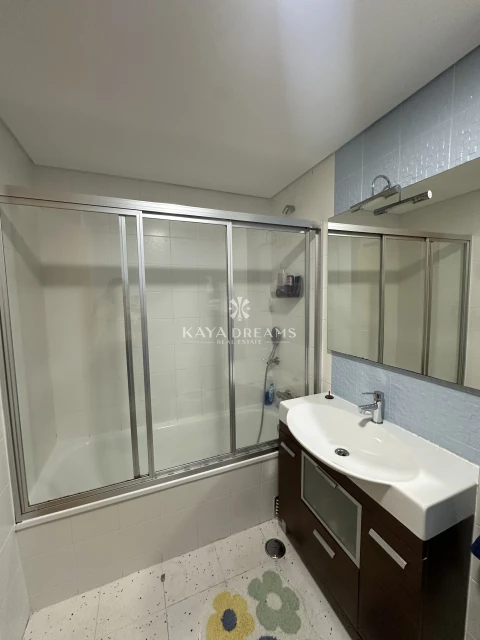 Apartamento T2 para Venda em Ramada e Caneças