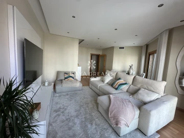 Apartamento T2 para Venda em Ramada e Caneças