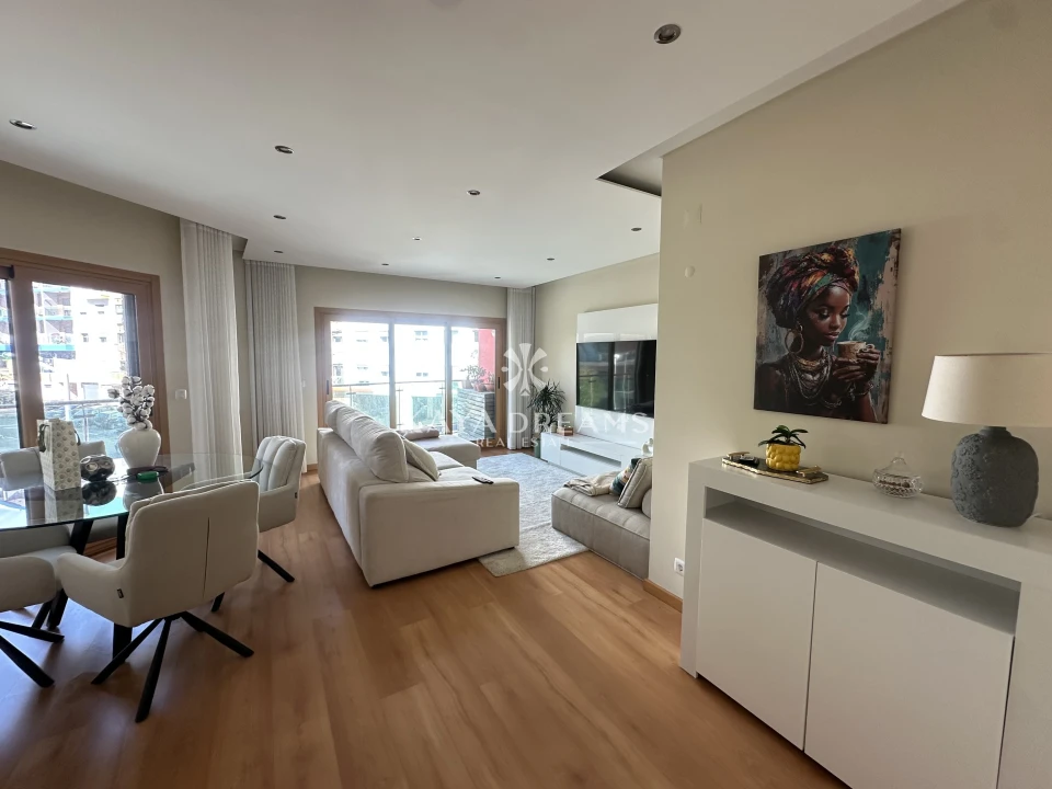 Apartamento T2 para Venda em Ramada e Caneças Foto 9