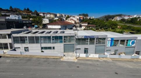 Armazém para Venda em Ferreiros e Gondizalves