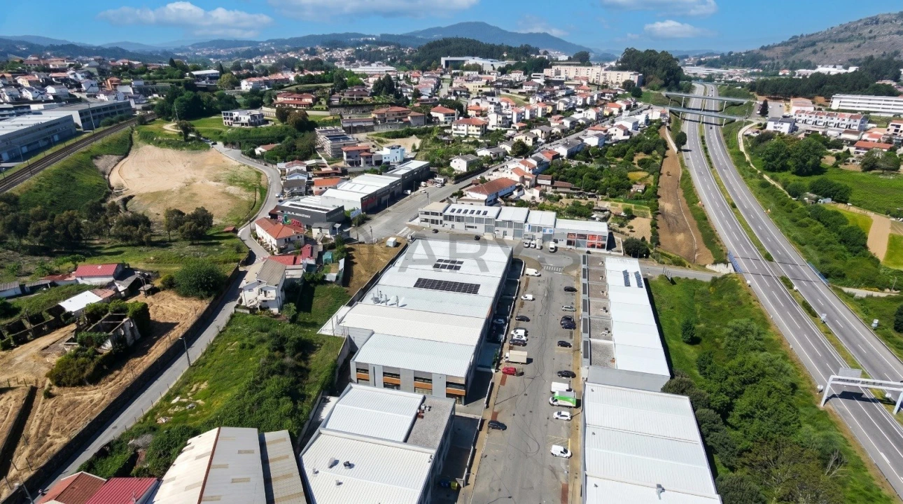 Armazém para Venda em Ferreiros e Gondizalves Foto 3