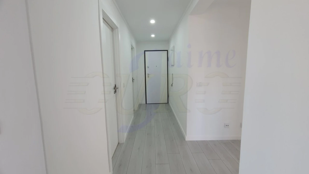 Apartamento T3 para Venda em Agualva e Mira-Sintra Foto 15