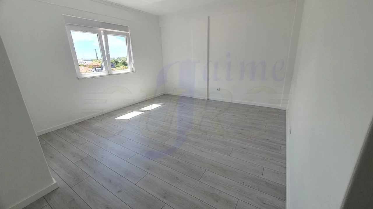 Apartamento T3 para Venda em Agualva e Mira-Sintra Foto 17