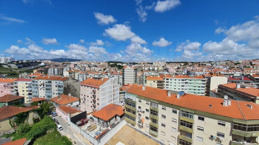 Apartamento T3 para Venda em Agualva e Mira-Sintra Foto 11