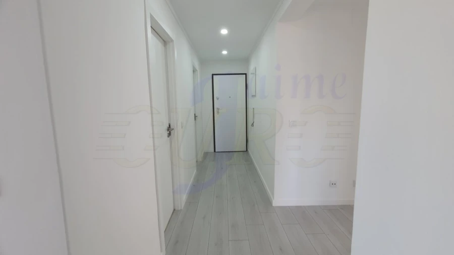 Apartamento T3 para Venda em Agualva e Mira-Sintra Foto 15