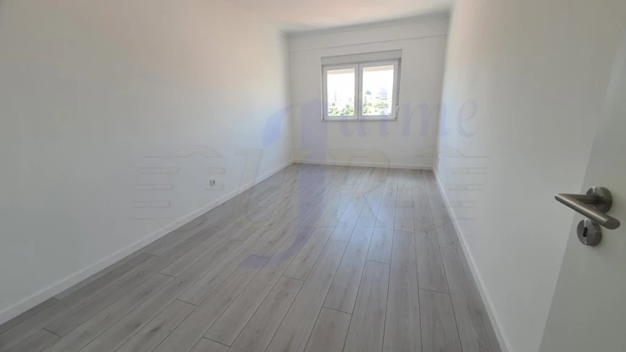 Apartamento T3 para Venda em Agualva e Mira-Sintra Foto 19