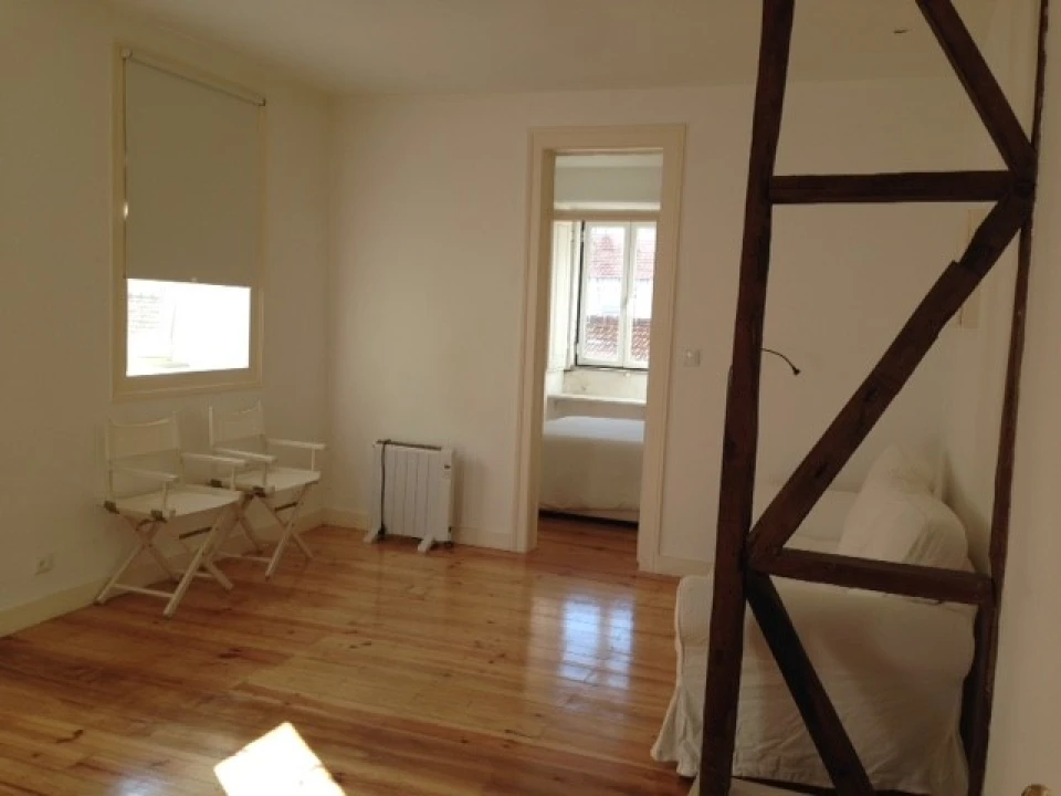 Apartamento T1 para Venda em Campo de Ourique Foto 1