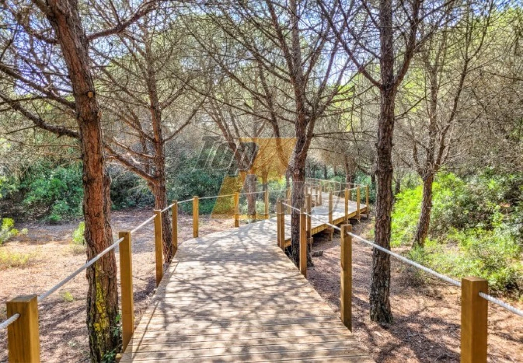 Negócio para Venda em Charneca de Caparica e Sobreda Foto 9