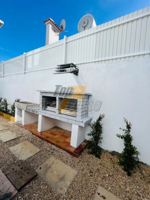Moradia T10 para Venda em Costa da Caparica