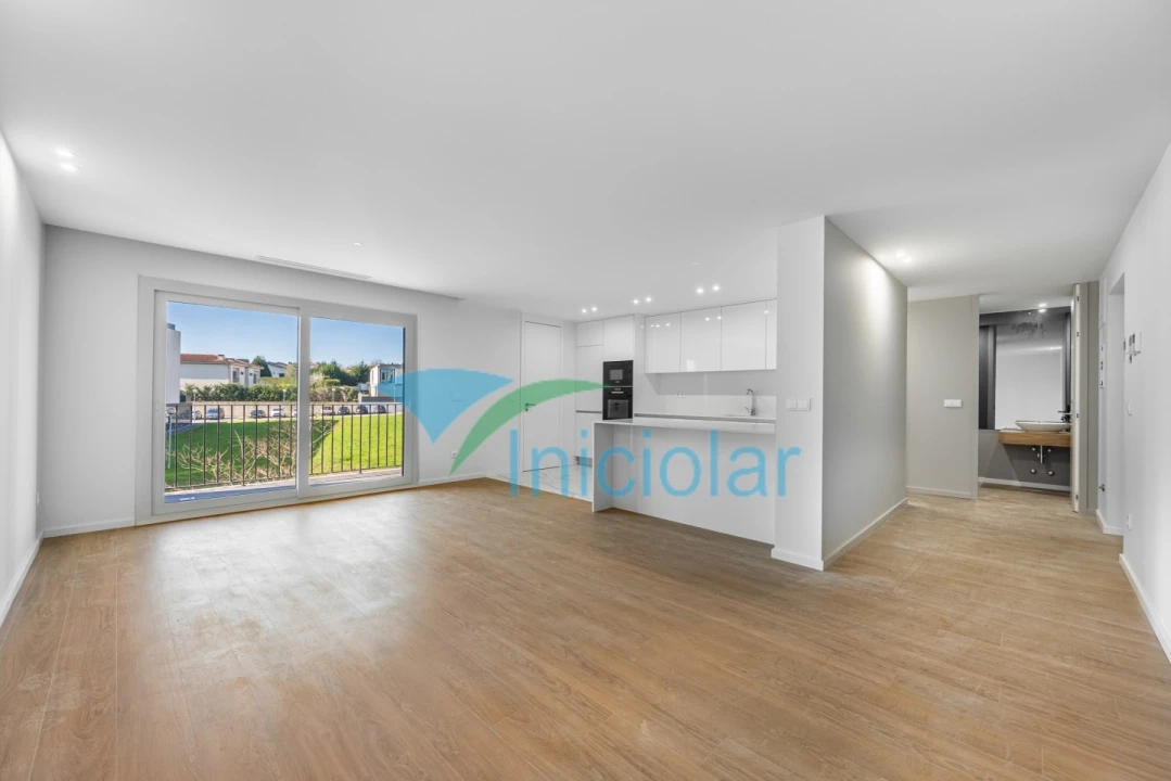 Apartamento T3 para Venda em Cidade da Maia Foto 2