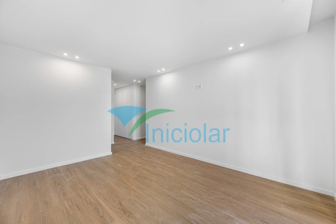Apartamento T3 para Venda em Cidade da Maia Foto 11