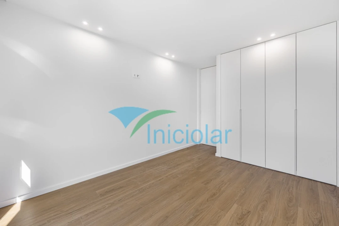 Apartamento T3 para Venda em Cidade da Maia Foto 17